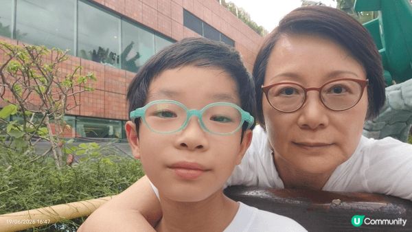 當天上完唱歌班，帶佢去 Snoopy 公園坐船仔，因為太早回...