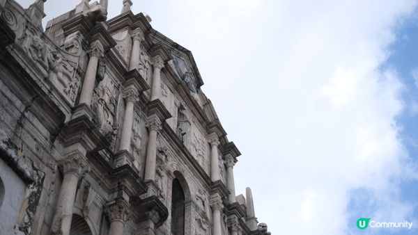 1. 澳門 yoho 金銀島酒店泳池  