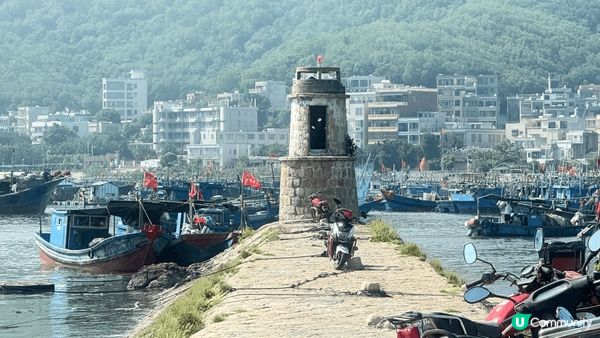 這是在潮汕南澳旅遊的相片，燈塔、崎石和大海都超好打卡。