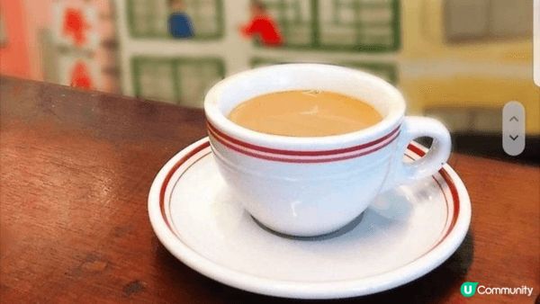 這三張圖片同樣展示香港地道茶餐廳及點心美食！第一張係經典港式...