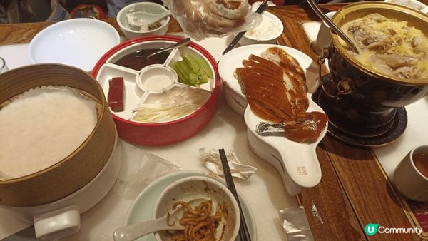 北京填鴨是中國最具代表性的宮廷級名菜之一。它以外皮酥脆、肉質...