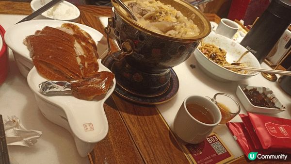 北京填鴨是中國最具代表性的宮廷級名菜之一。它以外皮酥脆、肉質...