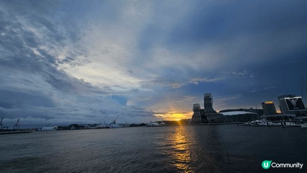上星期參加了4日3夜的郵輪之旅，這些相片是在郵輪上不同時間拍...