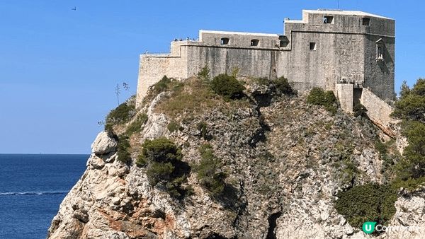 帶小朋友到克罗地亞參觀當地的名勝古堡及海岸城墻非常好