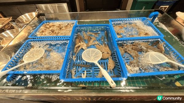 食物性價比超高，有任夾海鮮、有即燒生蠔、羊架等，加上有大量甜...