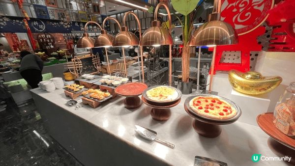 食物性價比超高，有任夾海鮮、有即燒生蠔、羊架等，加上有大量甜...