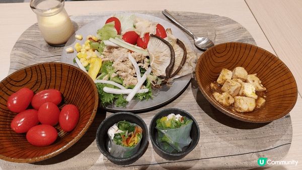 「星」日式自助餐簡直是海鮮控的天堂！一進門，挑高氣派的摩登日...
