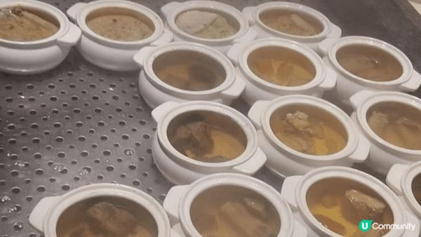 食酒店自助餐。景靚。海鮮新鮮。多款式。甜品精緻。朱古力是有品...