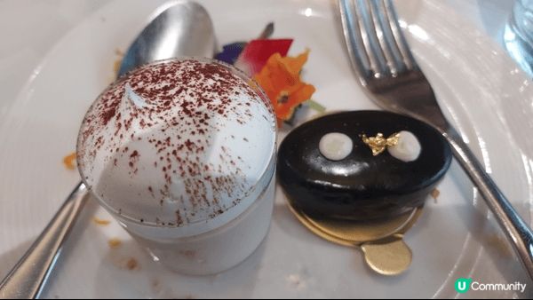 六國酒店下午茶二人套餐，環境舒適，茶點色香味俱全，讚！
