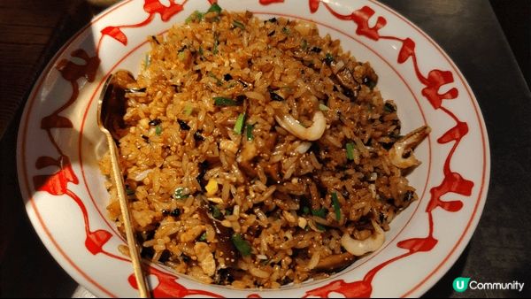 週末北上深圳皇庭商場，搵到間食蟹肉煲的食店叫老船長，非常風味...