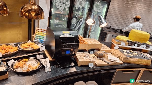 澳門新濠影滙星滙餐廳最新推出的主題是風味大馬東南亞美食主題自...