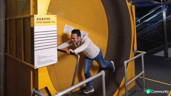 香港科學館有許多豐富的互動展品和兒童天地，讓小朋友在遊戲中學...