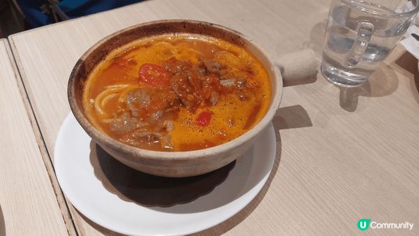 這份意粉屋下午茶充滿了濃郁的意式幸福感。熱騰騰的煲仔蕃茄濃湯...