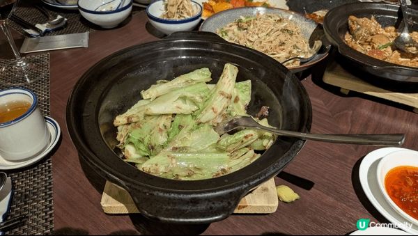 逸東軒中菜館 幾個朋友閒話家常 係一個好適合嘅地方 靜靜地自...