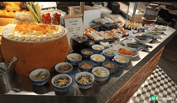 去得柏寧酒店 PLAYT 食自助午餐，最怕啲人只係識得死堆爛...