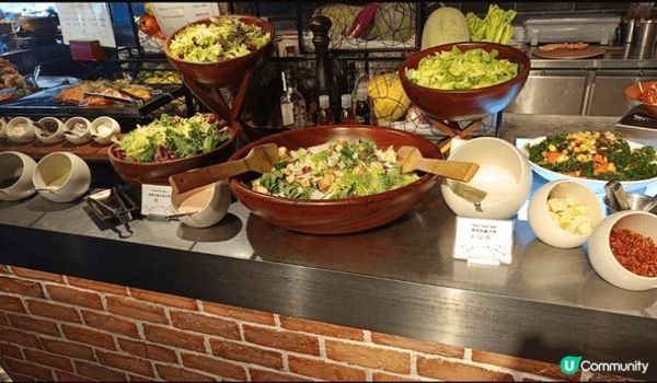 去得柏寧酒店 PLAYT 食自助午餐，最怕啲人只係識得死堆爛...