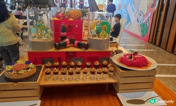 如心廣場酒店午市自肋餐，孛家做緊cola 主題。食物種類豐富...