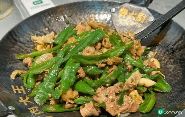 上述圖片是於深圳就餐時享用的。味道最佳的是皮蛋擂茄子，味道出...