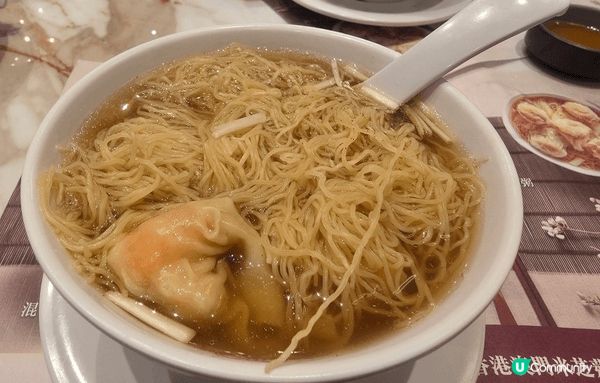 北角人人和平的义燒出名好食，肥瘦適中，焦香惹味。長洲允升甜品...