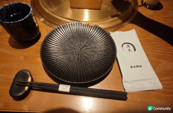 在深圳南山的漁火.ISARIB 炭火烤肉店食真炭火燒肉，店員...