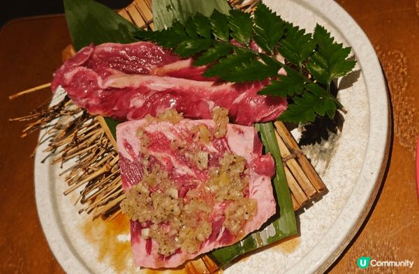 在深圳南山的漁火.ISARIB 炭火烤肉店食真炭火燒肉，店員...