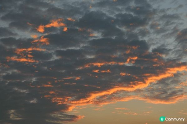 打卡地點: 屯門龍鼓灘  咁啱嗰次去嘅時候陽光猛烈, 陽光照...