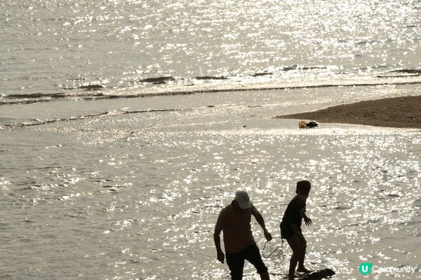 打卡地點: 屯門龍鼓灘  咁啱嗰次去嘅時候陽光猛烈, 陽光照...