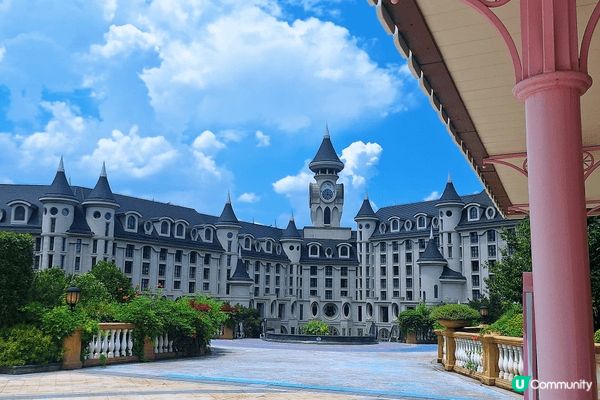 杭州kitty樂園，適合有小朋友既家庭去玩。園區內餐廳既食物...