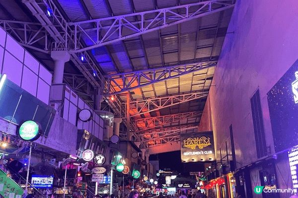 泰國布吉的旅遊去了熱鬧的酒吧街和芭東海灘，這兩個地方都很美。...