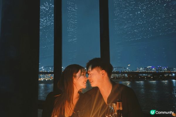 去到韓國首爾慶祝🍾生日，望住漢江食飯飲紅酒，仲有現場音樂伴奏...