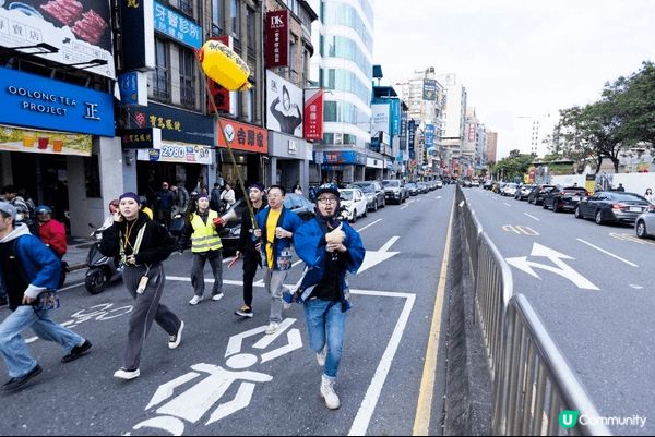 大稻埕 非常傳統漂亮 文化保存很好的地方 廟宇跟傳統建築很美...