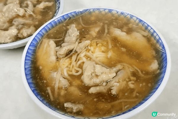 台灣宜蘭風景羅東林業文化園區的綠色火車和各種美食例如肉羹麵和...