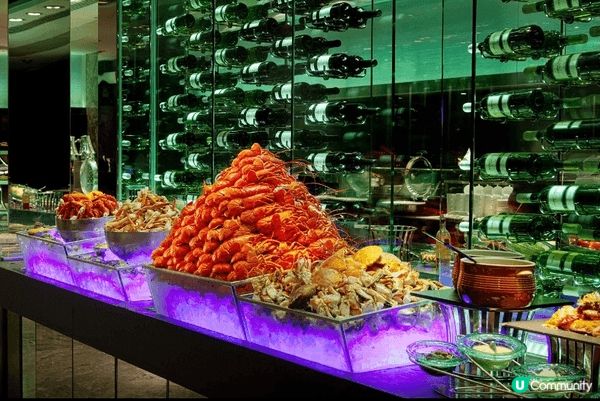 位於香港麗晶酒店（Regent Hong Kong）的港畔餐...