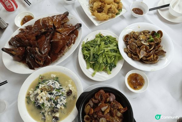 以上三張美食圖片，分別是西餐，傳統中菜及港人至愛的火鍋放題，...