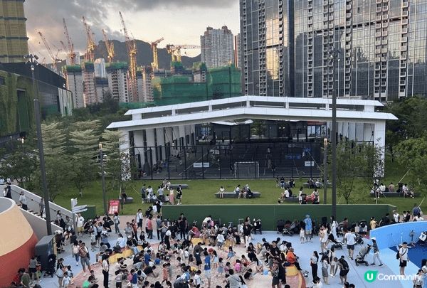 今帶B去啟德，真係好似返咗內地咁，條路闊、人又多，本來想玩五...
