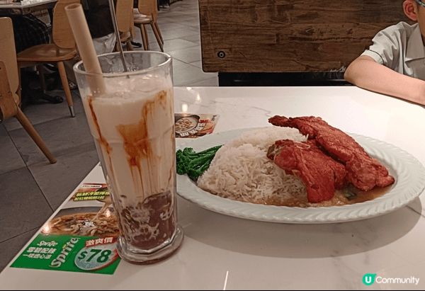 長沙灣嘅牛奶冰室，中午做緊特價，一個雙扒餐，仲送1杯黑糖牛乳...