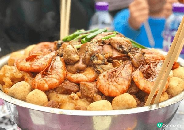 每一年必食嘅盆菜，豐富嘅材料同味道，一家人一齊分享新年嘅快樂...