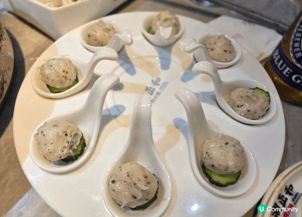 我哋出街食飯少不免都會揀啲可以帶狗狗嘅餐廳。第一張hello...