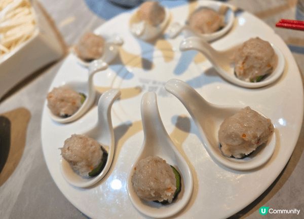 我哋出街食飯少不免都會揀啲可以帶狗狗嘅餐廳。第一張hello...