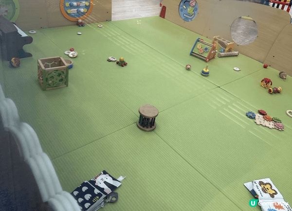 香港中央圖書館的兒童區十分適合育兒及親子好去處，可以看圖書兼...
