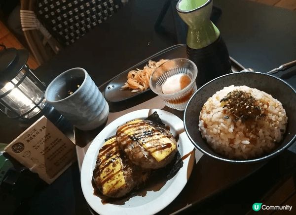 旺角這裏有棟文青市集,樓上居然全層都是這間餐廳的!有露天藤籃...