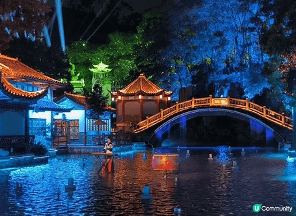 東莞的龍鳳山莊，不論是白天還是晚上，風景都有著一份古典的美麗...