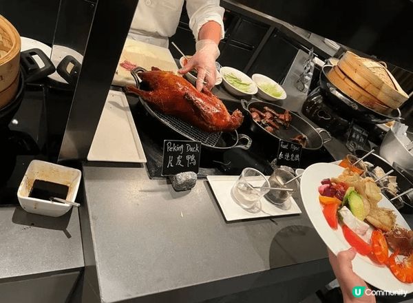 今次到 JW Café 食自助餐，整體體驗相當滿意。食物選擇...