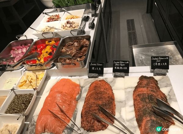 今次到 JW Café 食自助餐，整體體驗相當滿意。食物選擇...
