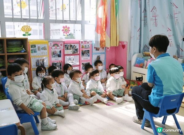 校園團體學習與人狗溫馨互動，能培養孩子社交力與專注力，孩子與...
