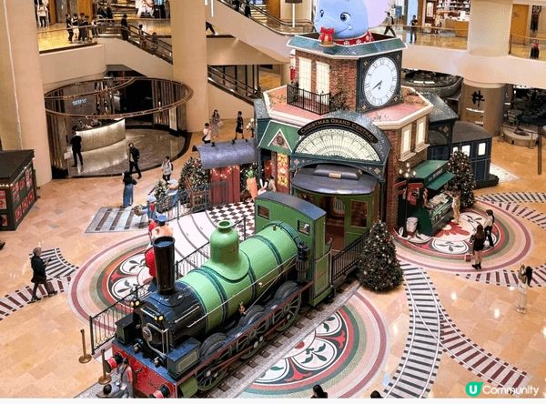 11月尾開始有香港繽紛冬日巡禮（中環舉行）仲有光影匯播放，而...