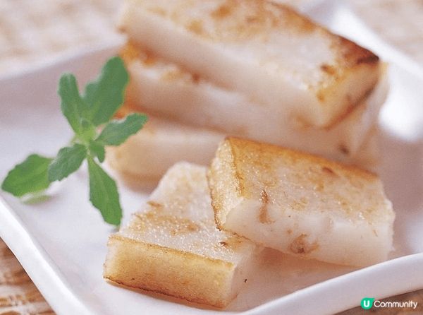 金黃外殼如晨曦初照，內裡綿密似雲端飄蕩；香氣縈繞，恍若宮廷御...