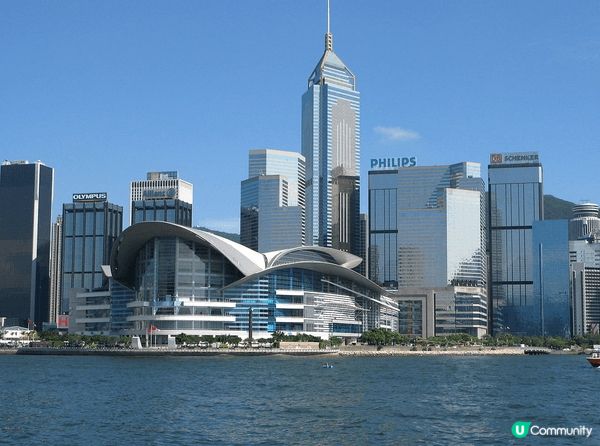 香港海旁不單單是夜景好看, 早上的景色也好看