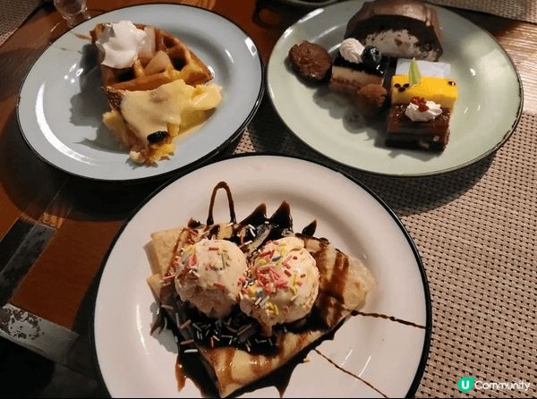 餐廳環境整潔，寬敞舒適。食物款式繁多，但經悉心設計與排序，讓...