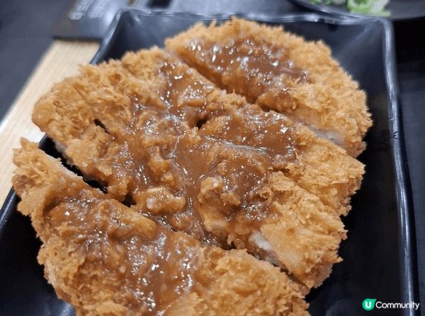 非常好吃的吉列豬扒冰冷面，也有紫菜雞肉雞蛋飯卷